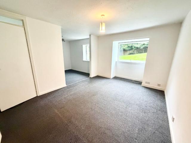 Apartment for rent in Whitfield, Scotland