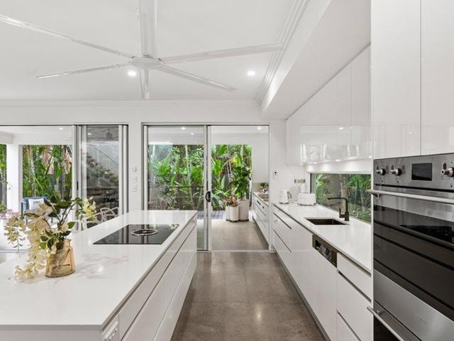 House for sale in Palm Cove, Queensland