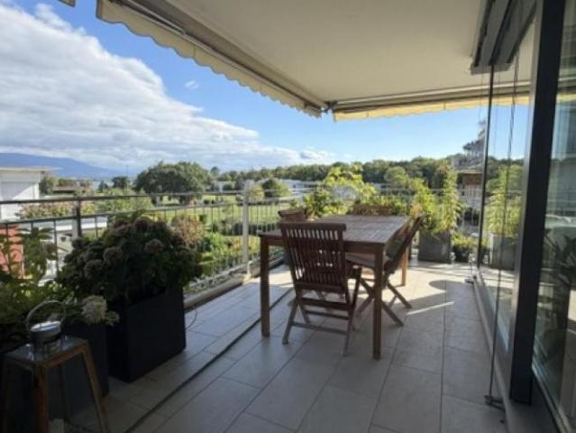 Apartment mieten in Coppet, Waadt