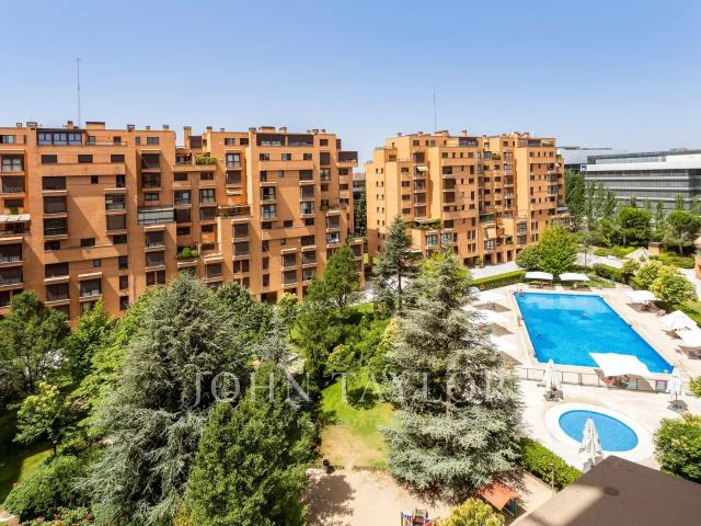 Dúplex en alquiler en Ciudad Lineal, Madrid