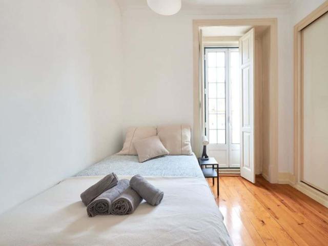 Room alugar em Porto Salvo, Casal das Chocas