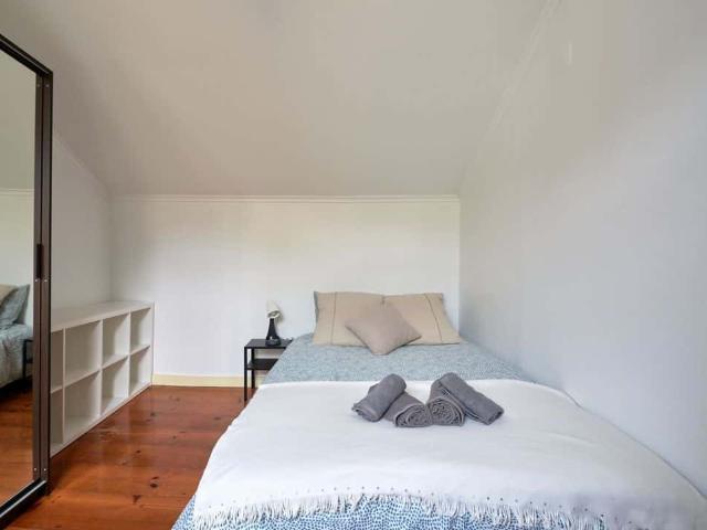 Room alugar em Porto Salvo, Casal das Chocas