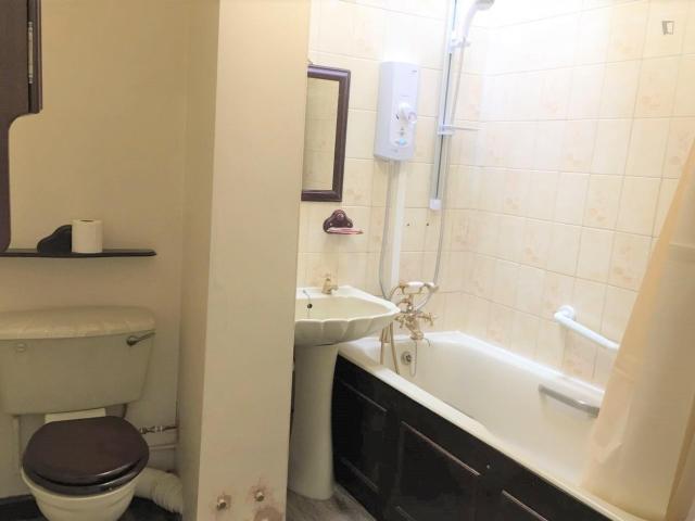 Room for rent in Hoxton, Cat Hill