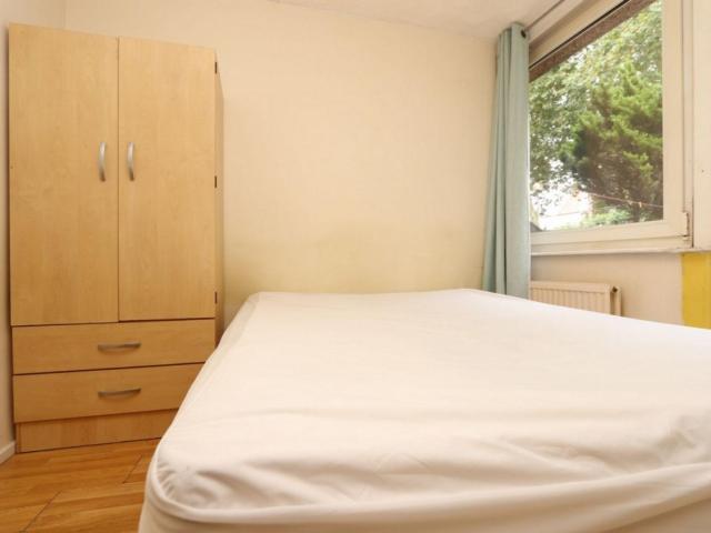 Room for rent in North Woolwich, Greater London