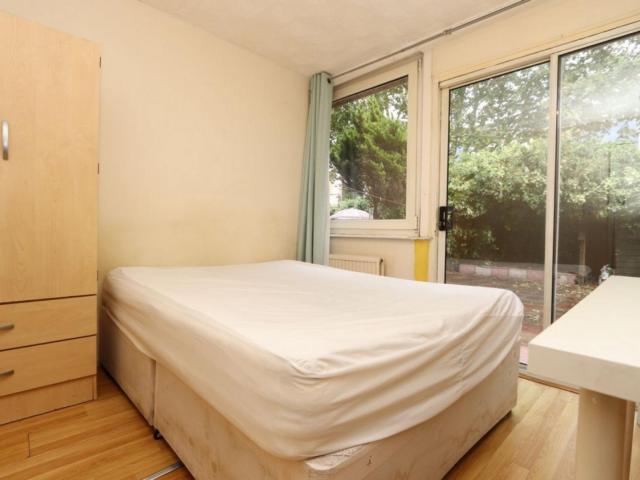 Room for rent in North Woolwich, Greater London