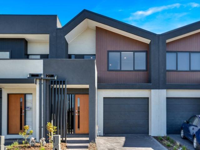 Townhouse for sale in Camerons Creek, Victoria