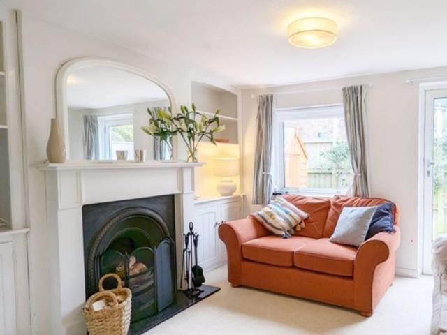 Apartment for rent in Prinsted, Littlecote