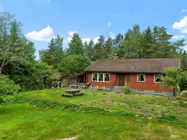 Bostad till salu i Hallstavik, Stockholm