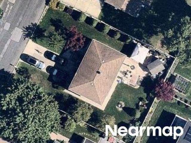 House for sale in North Amityville, Town of Babylon