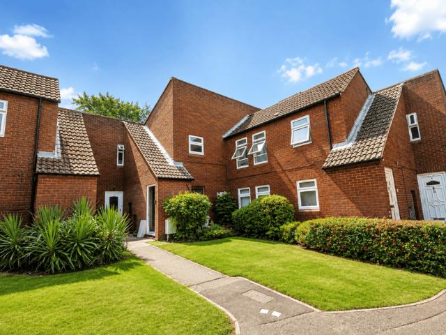 Apartment for rent in Harmondsworth, Greater London