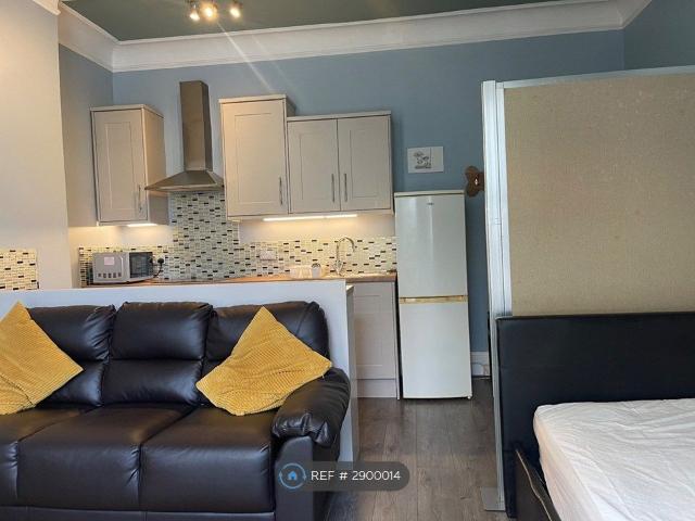 Studio for rent in Eastbourne, East Sussex