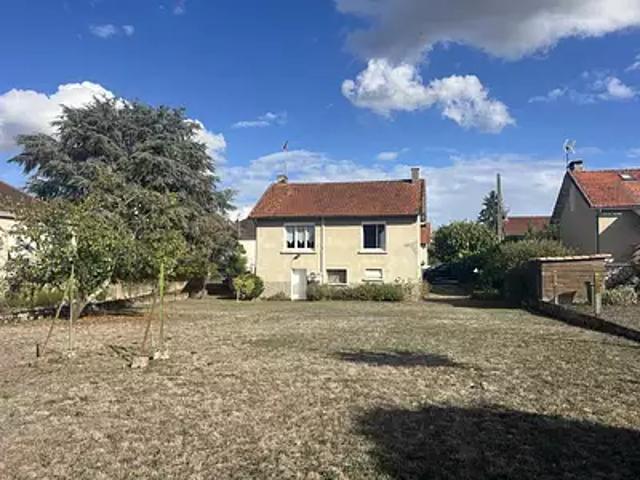 Maison vente à Lussac les Châteaux, Lussac-les-Châteaux
