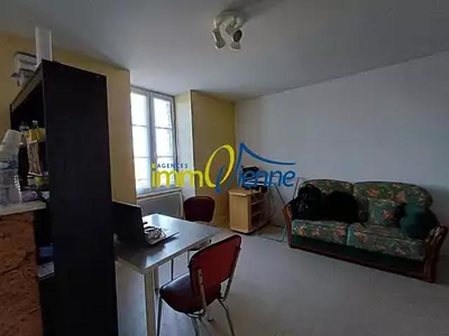 Appartement location à Lussac les Châteaux, Lussac-les-Châteaux