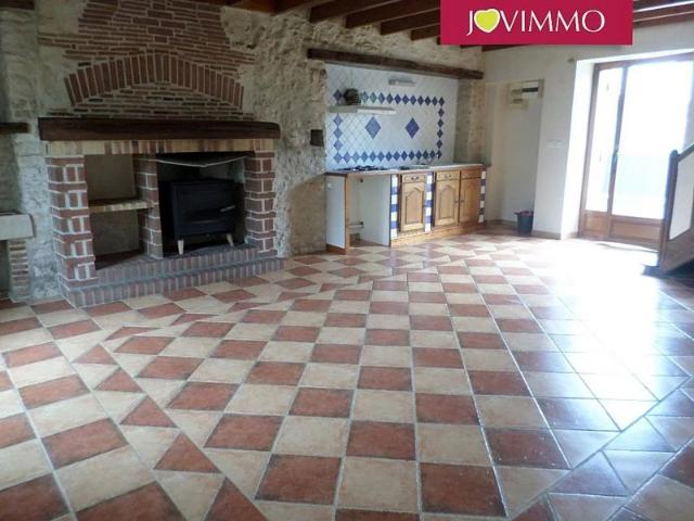 Maison vente à Montmorillon, Lussac-les-châteaux