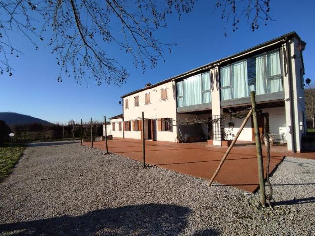 Rustico in vendita a Abano Terme Bagni, Veneto