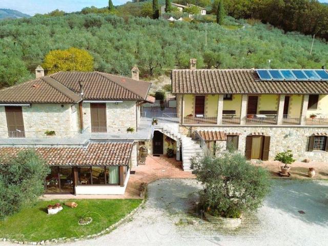 Rustico in vendita a Assisi, Umbria