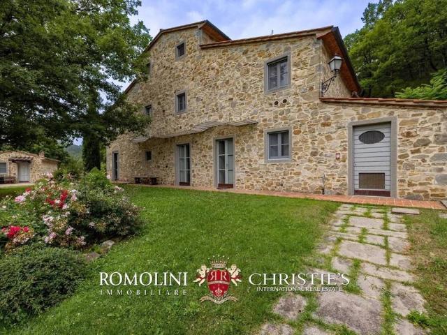 Rustico in vendita a Castel Focognano, Toscana
