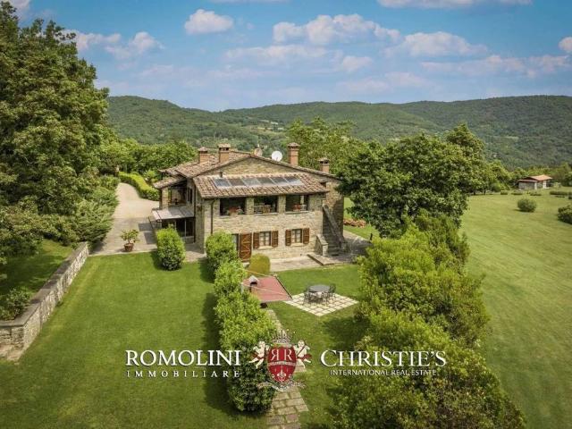 Rustico in vendita a Castel Focognano, Toscana