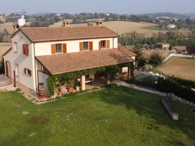 Rustico in vendita a Fano, Pesaro e Urbino