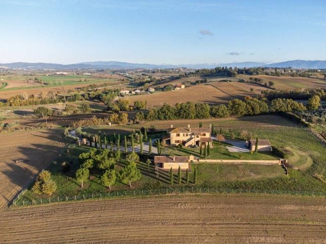 Rustico in vendita a Foiano della Chiana, Arezzo
