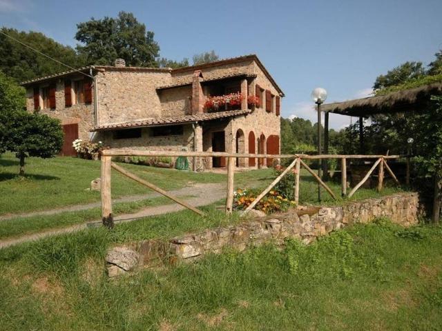 Rustico in vendita a Monticiano, Siena