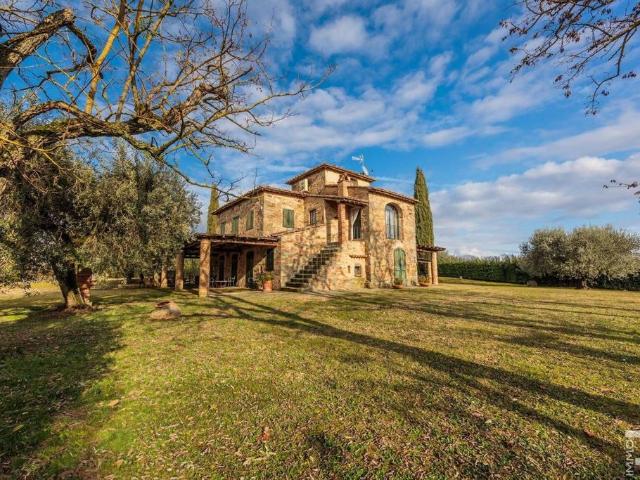 Rustico in vendita a Cortona, Toscana