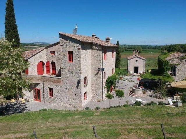 Rustico in vendita a Colle Di Val D'elsa, Toscana