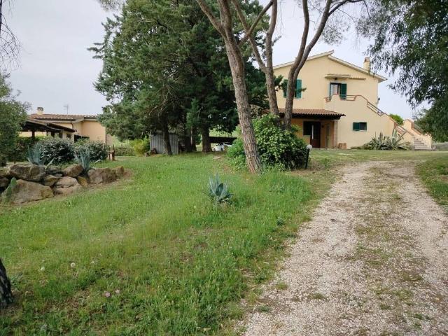 Rustico in vendita a Unione di Comuni Montani Colline del Fiora, Manciano