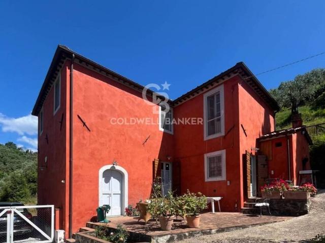 Rustico in vendita a Massarosa, Toscana