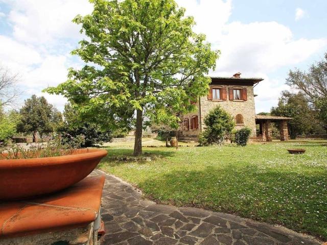 Rustico in vendita a Monticiano, Toscana