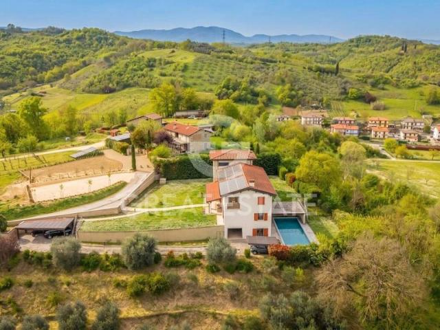 Rustico in vendita a Vetrivecchi, San Giovanni Valdarno