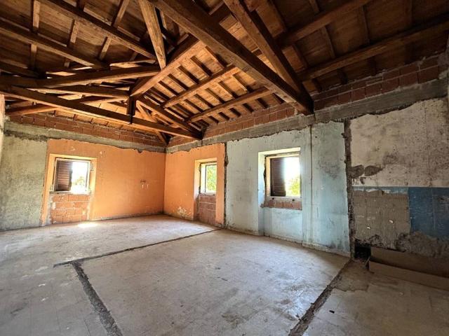 Rustico in vendita a Montopoli Di Sabina, Lazio