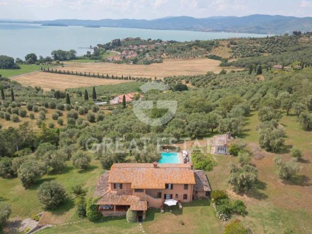 Rustico in vendita a Magione, Umbria