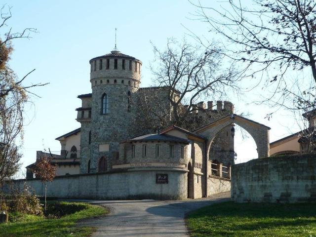 Rustico in vendita a Traversetolo, Reggio Emilia