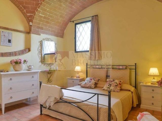Rustico in vendita a Monteroni D'arbia, Toscana