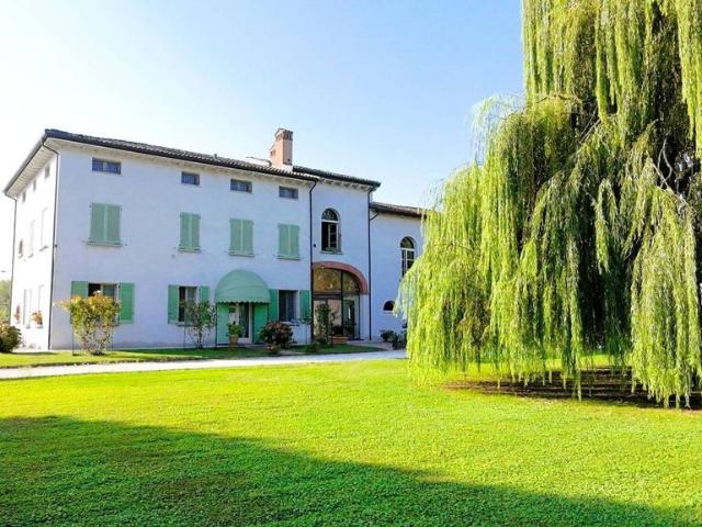 Rustico in vendita a Bezze, Torrile