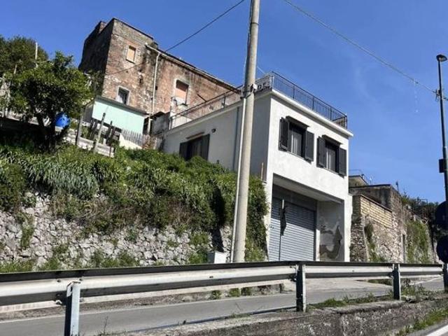 Rustico in vendita a Casola Di Napoli, Campania