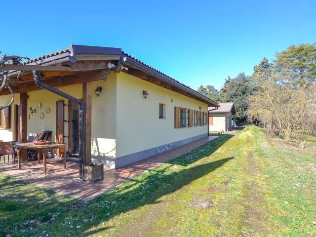 Rustico in vendita a Vico Matrino, Capranica