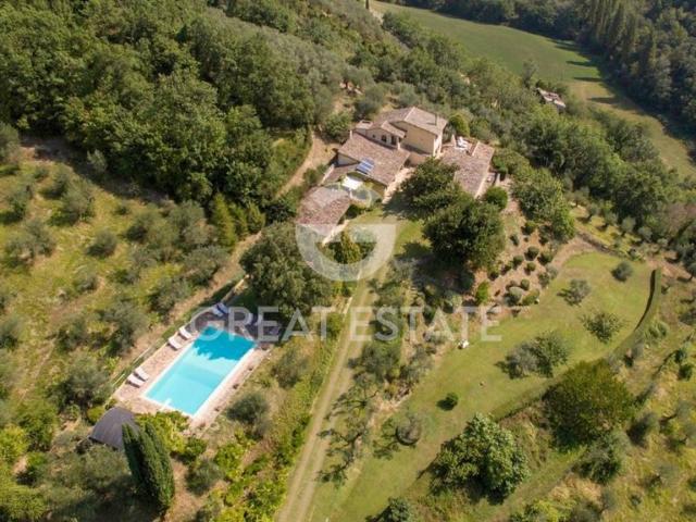 Rustico in vendita a Foligno, Umbria