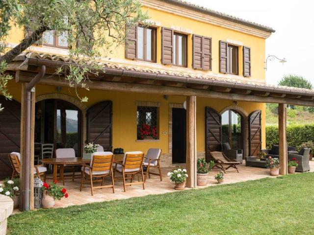 Rustico in vendita a Santo Stefano, Marche