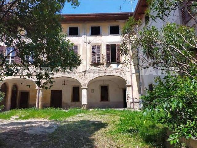 Rustico in vendita a Carobbio Degli Angeli, Lombardia