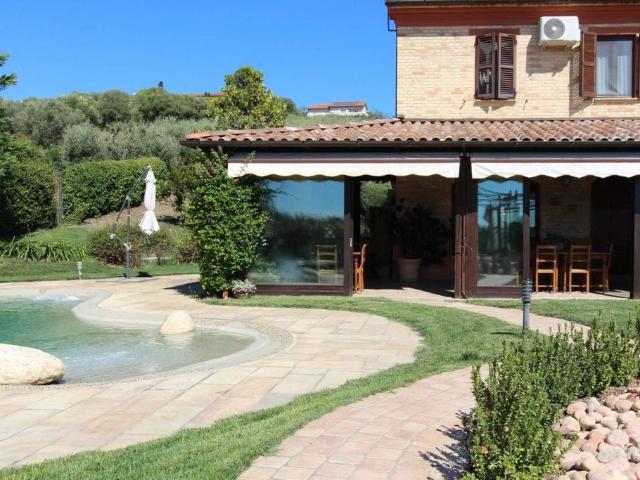 Rustico in vendita a Fornaci, Marche