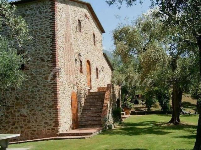 Rustico in vendita a Camaiore, Toscana