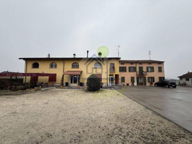 Rustico in vendita a Viadana, Lombardia