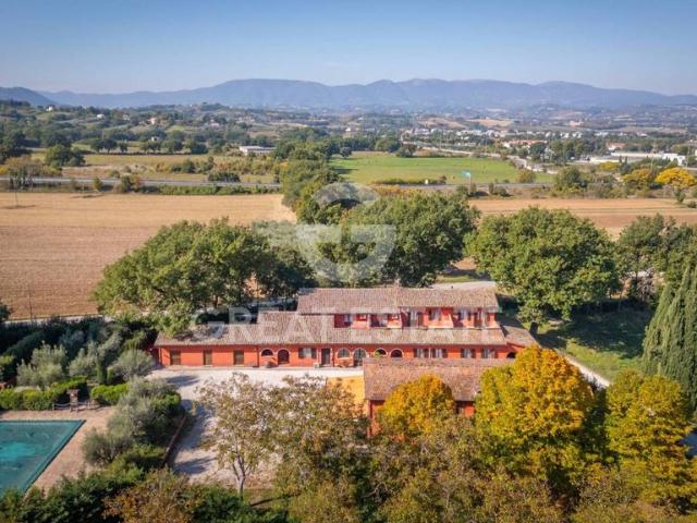 Rustico in vendita a Spoleto, Umbria