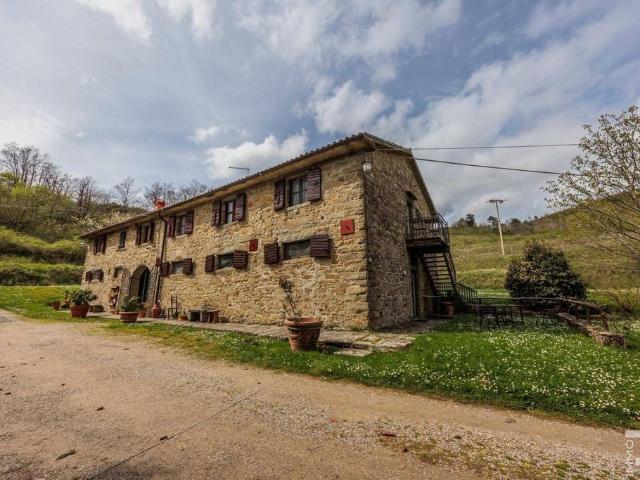 Rustico in vendita a Castelfranco Piandiscò, Toscana