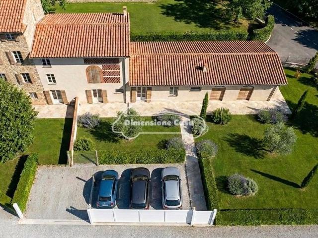 Rustico in vendita a Verciano, Capannori
