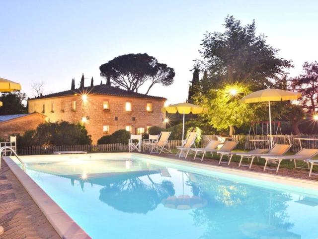 Rustico in vendita a Monteroni D'arbia, Toscana