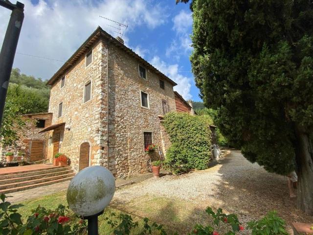 Rustico in vendita a Pozzuolo, Bagni Di Lucca Ponte