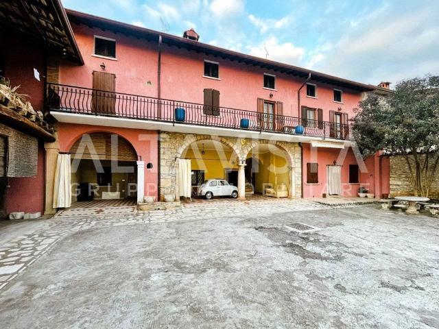 Rustico in vendita a Botticino, Lombardia